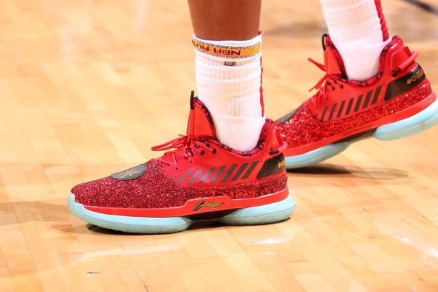 希勒评英超第17轮最佳阵：萨拉赫领衔利物浦4将